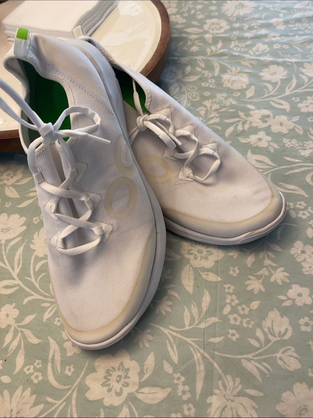 OOFOS White Slip-On Athletic Shoes with Green Interior Accent